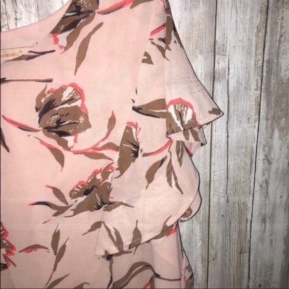 Gibson Latimer Floral 2 Tone Blouse - Picture 2 of 5